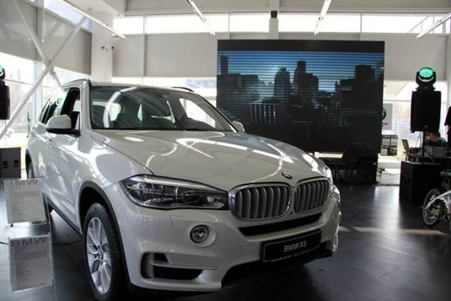     BMW 4     BMW X5!